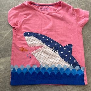 Mini boden shark appliqué tshirt 3-4 years